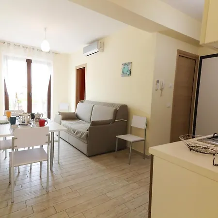 Le Del Carmine Con Giardino E Parcheggio A Apartman