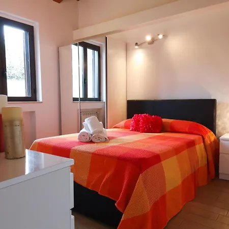 Le Del Carmine Con Giardino E Parcheggio A Apartman