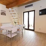 Apartment Le Del Carmine Con Giardino E Parcheggio A