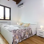 Le Del Carmine Con Giardino E Parcheggio A Apartment
