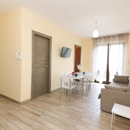 Le Del Carmine Con Giardino E Parcheggio A 아파트 트로페아