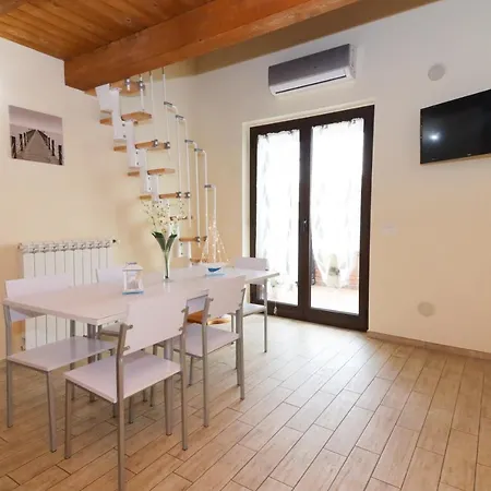 Apartament Le Del Carmine Con Giardino E Parcheggio A