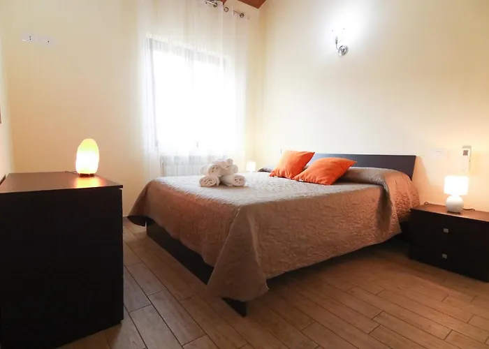 Le Del Carmine Con Giardino E Parcheggio A דירה