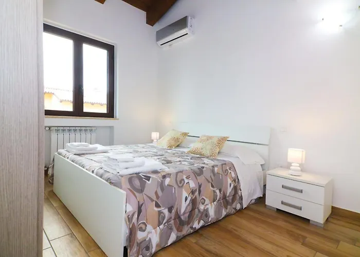 Le Del Carmine Con Giardino E Parcheggio A דירה